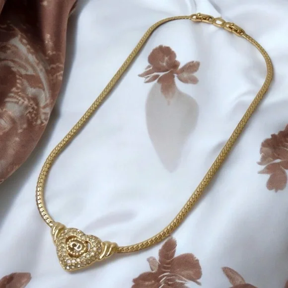 DIOR Heart CD Logo Necklace 🤩✨